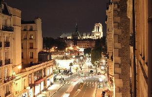Paris Interiors Rentals -Nice Notre Dame Apartment