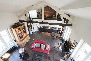 Loft Apartment in the 18th